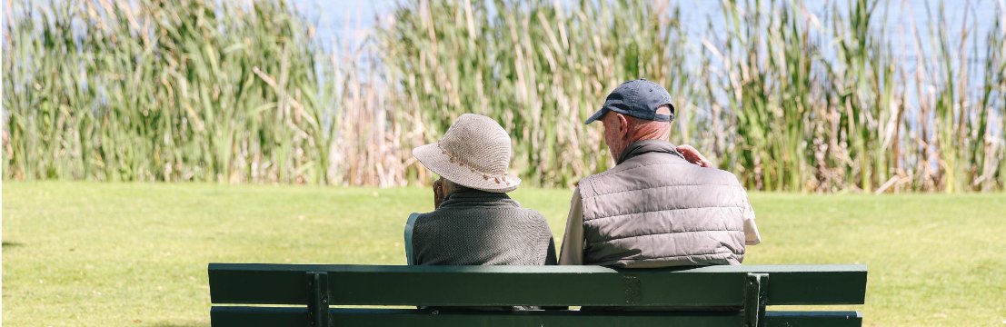 Image of community members watching the model boats at Jackadder Reserve